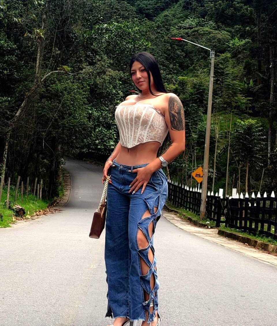 AngelicaDor photo 6