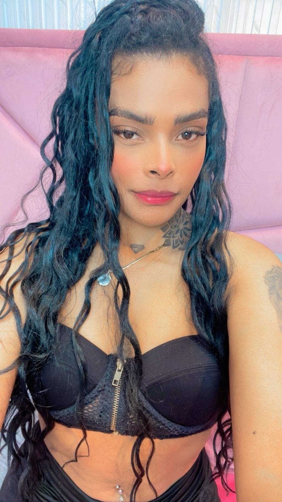 emmaebonyx19 from Jerkmate