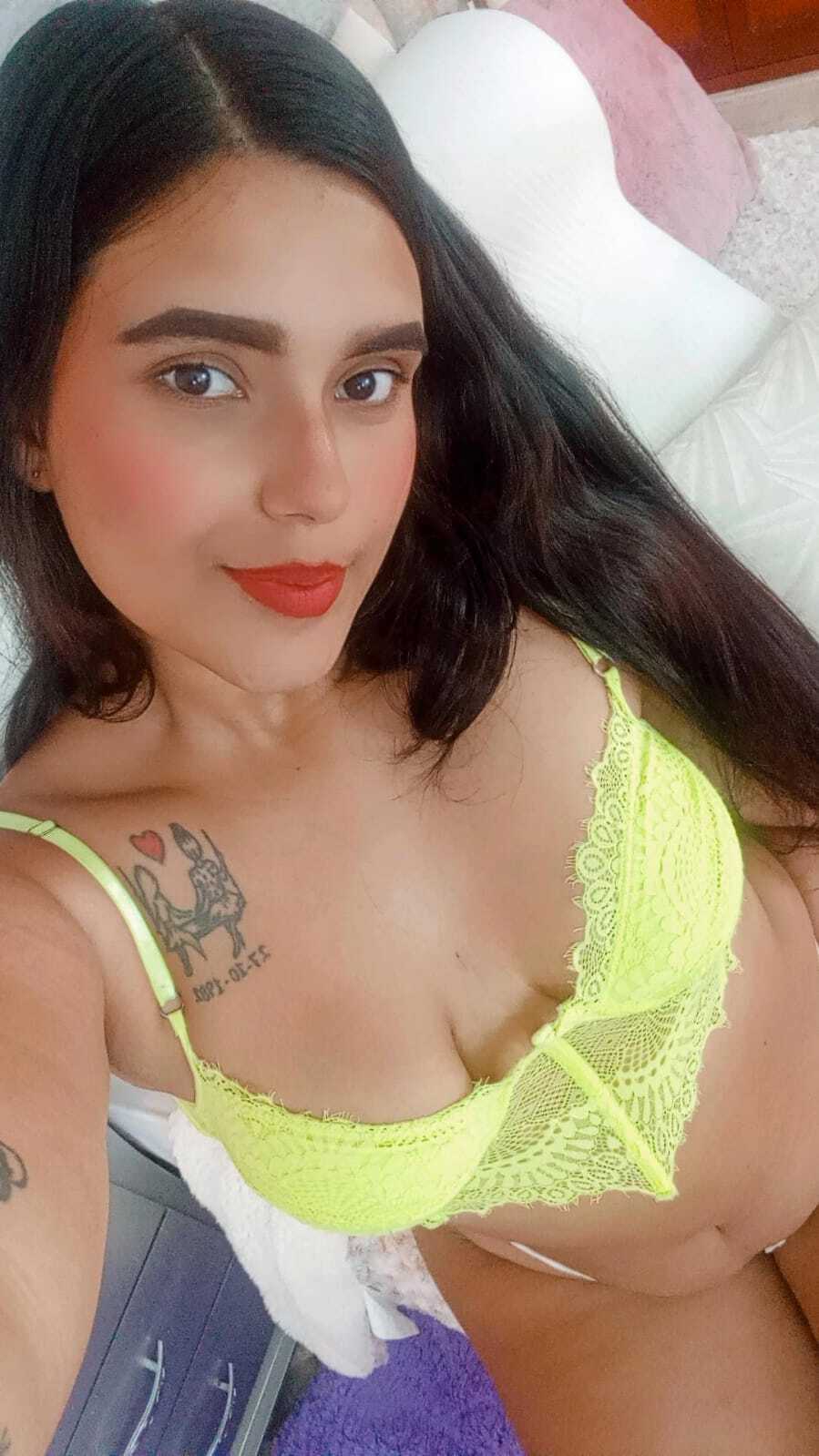 KarinaPretty19
