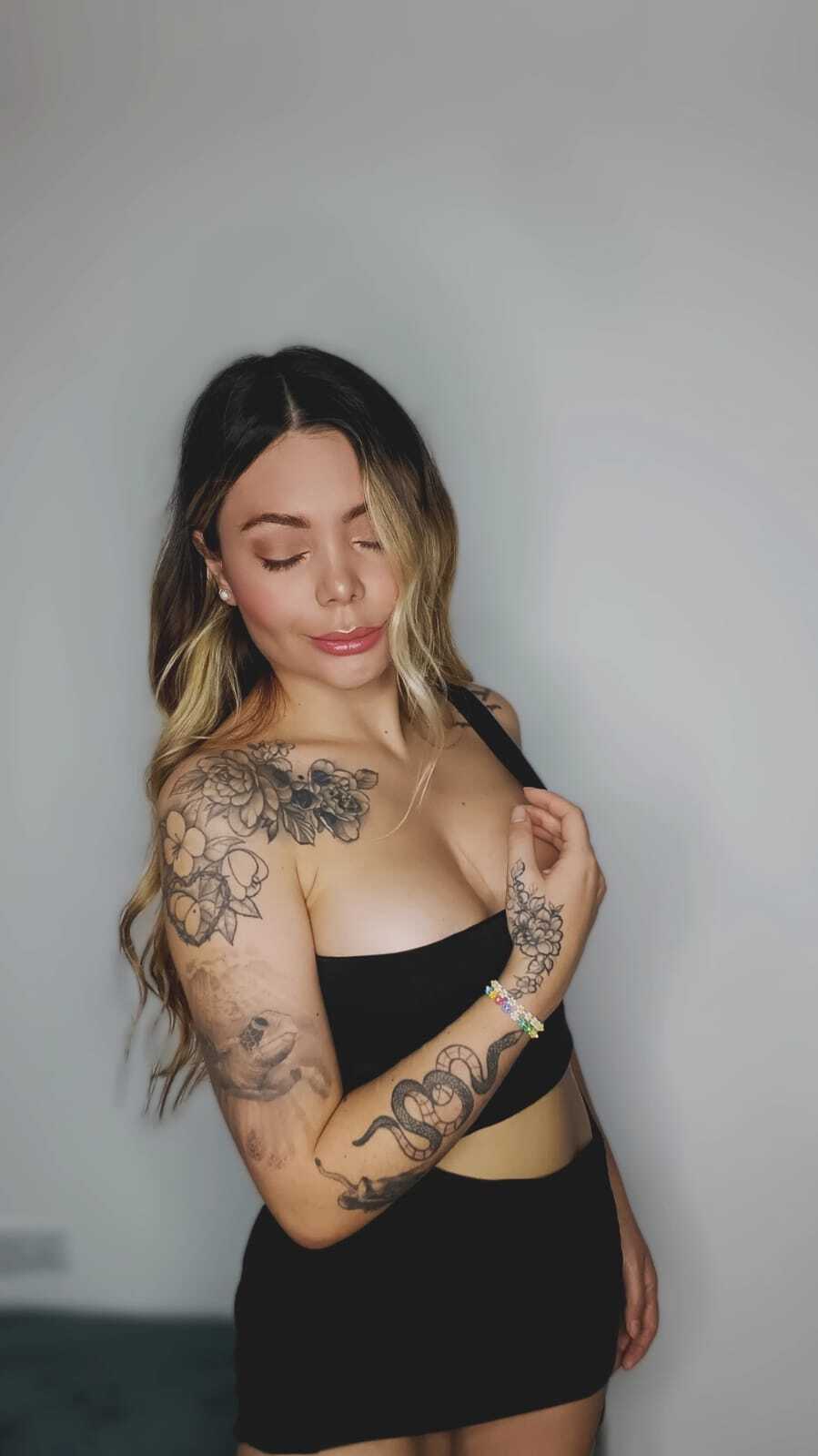 isabellasaennz from Jerkmate