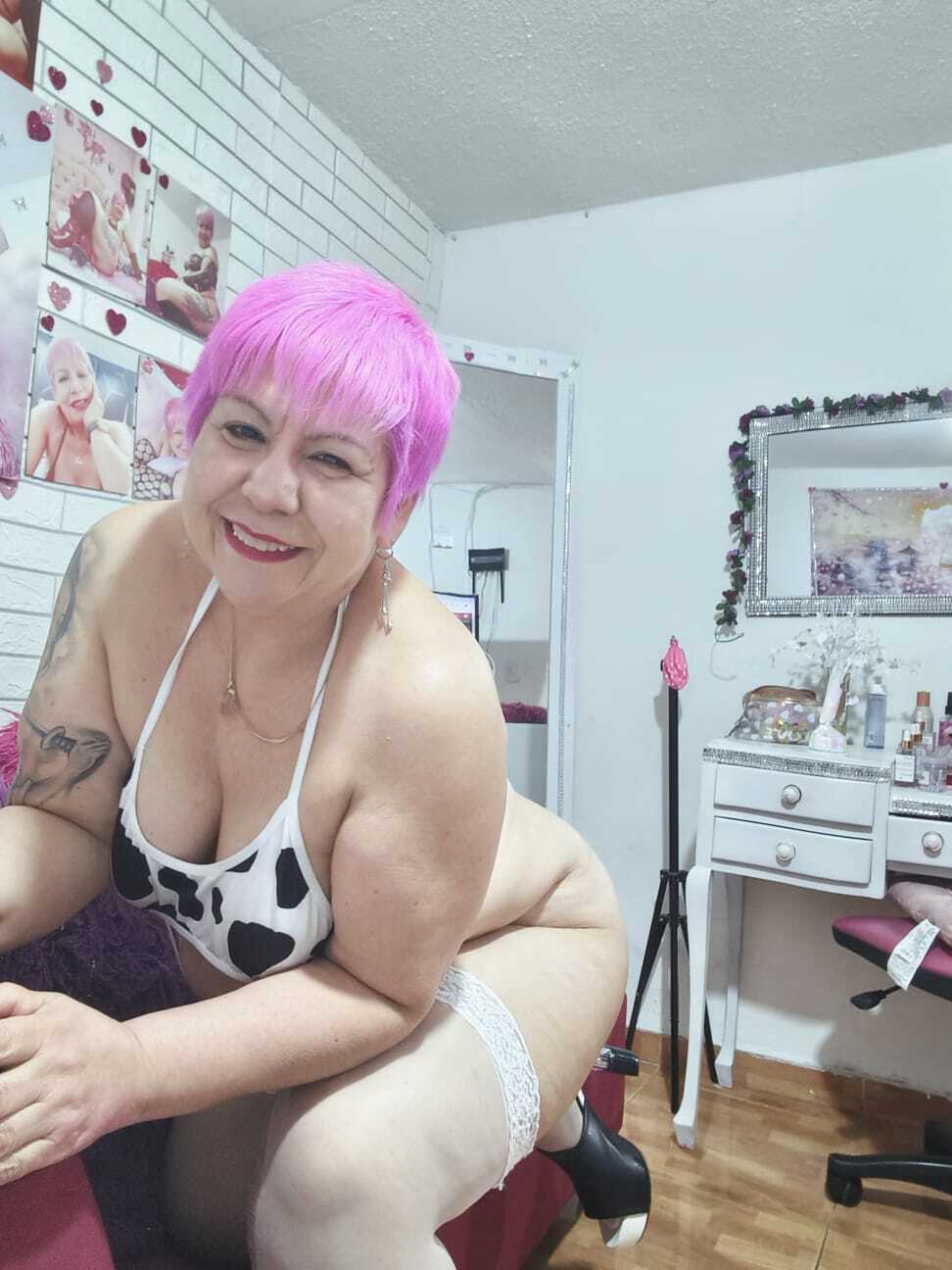 Maturehot65
