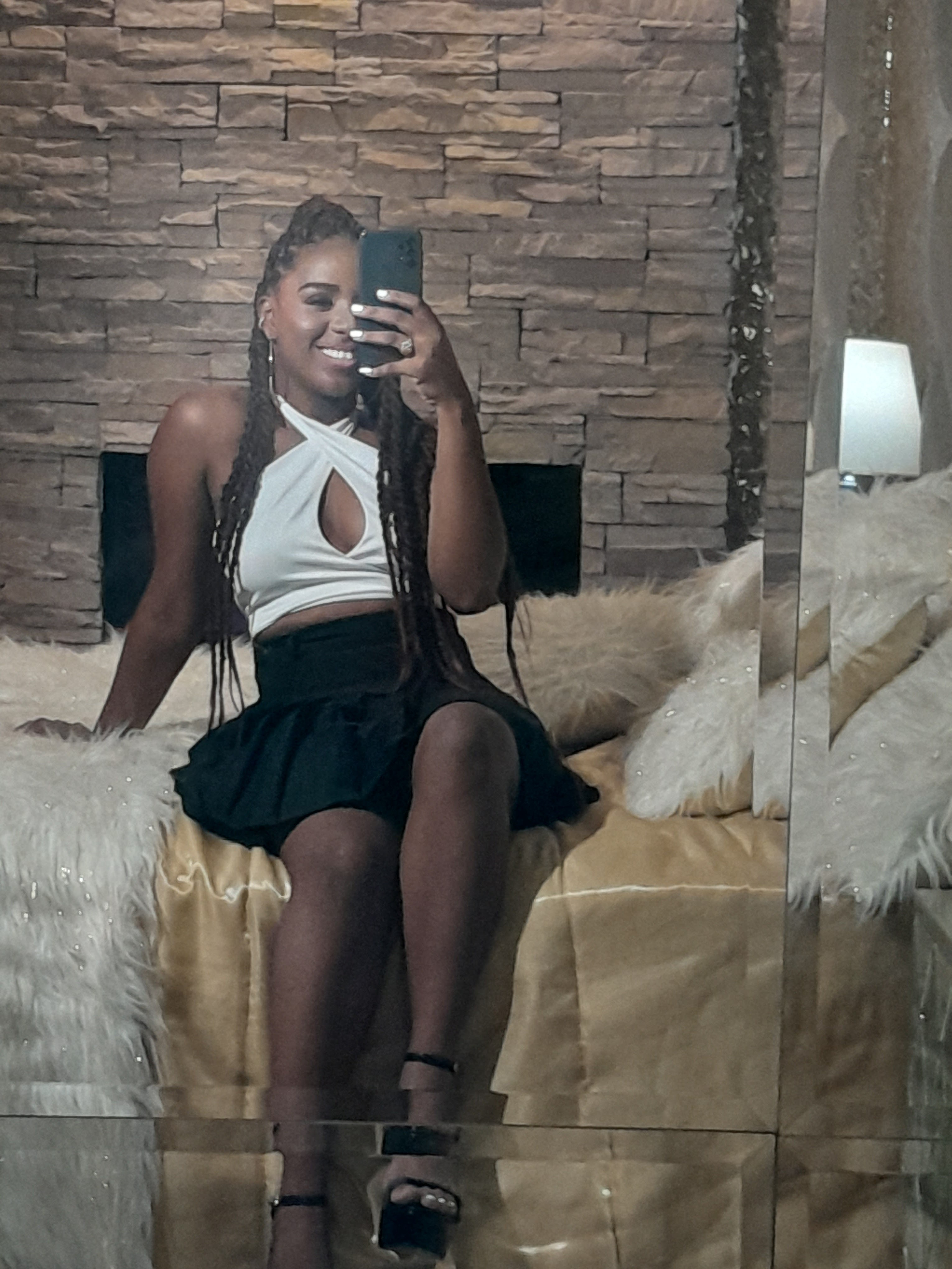 Bella_Roussee