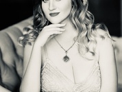 bustybeauty18 pic