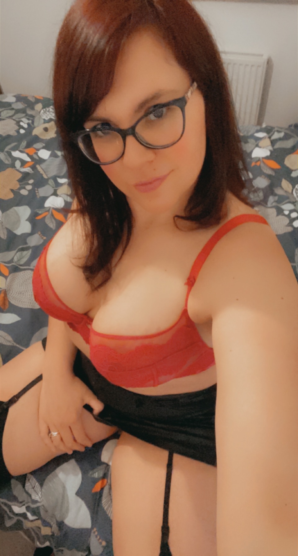 bustybelleuk from Jerkmate