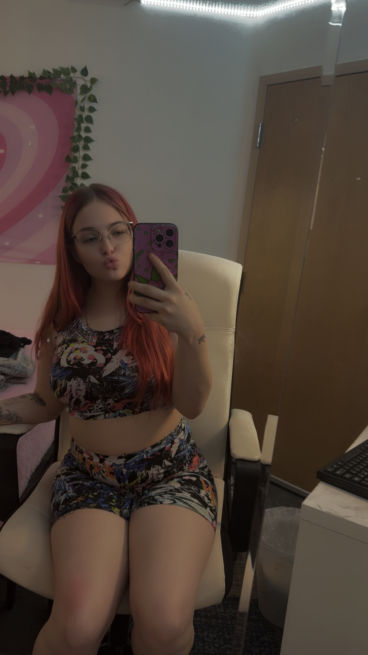 foxylilly from Jerkmate