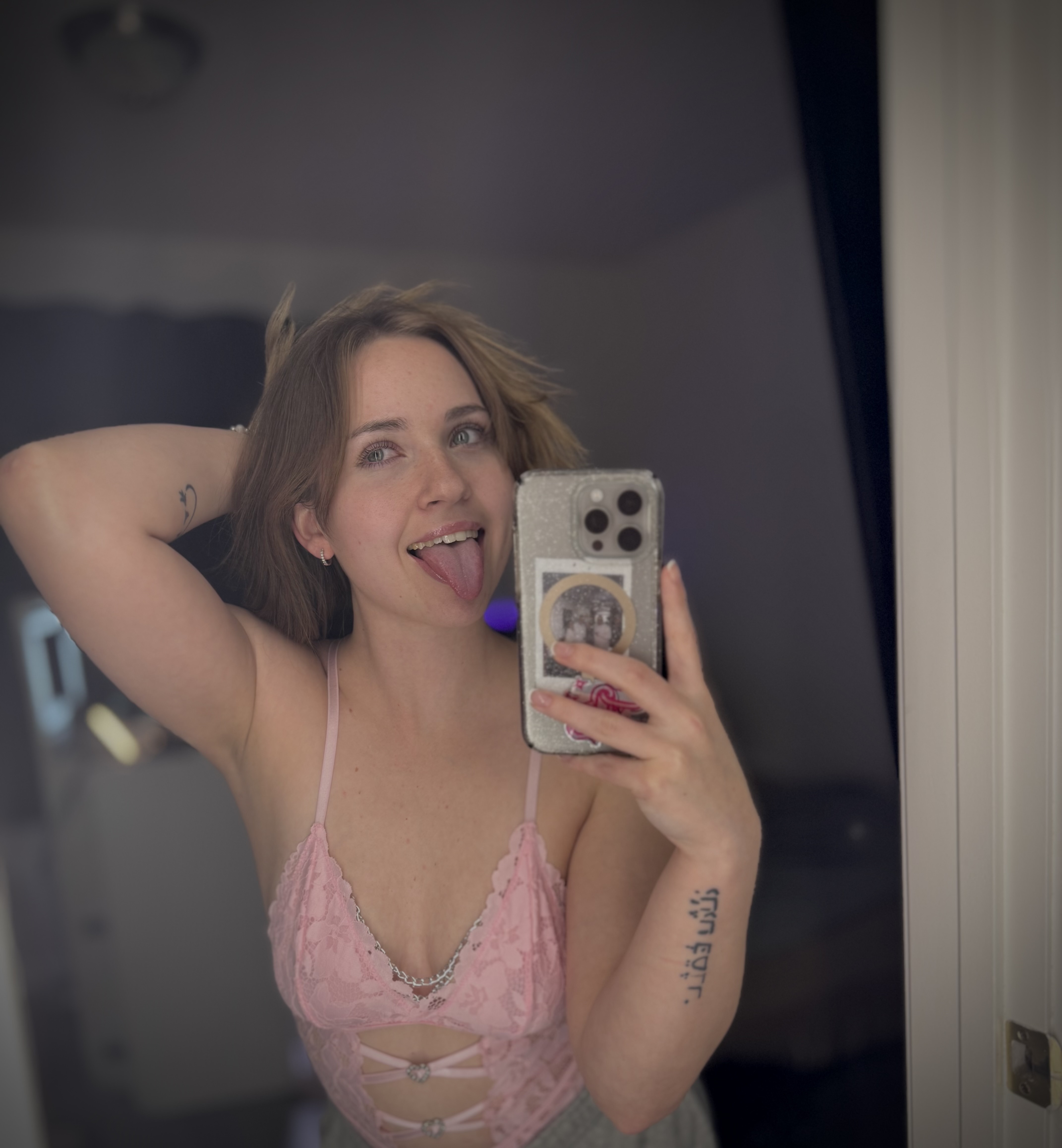 raelynnwhitee from Jerkmate